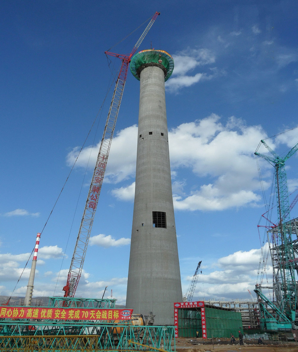 4.采用液壓提模技術建造的180m鋼筋混凝土煙囪.jpg